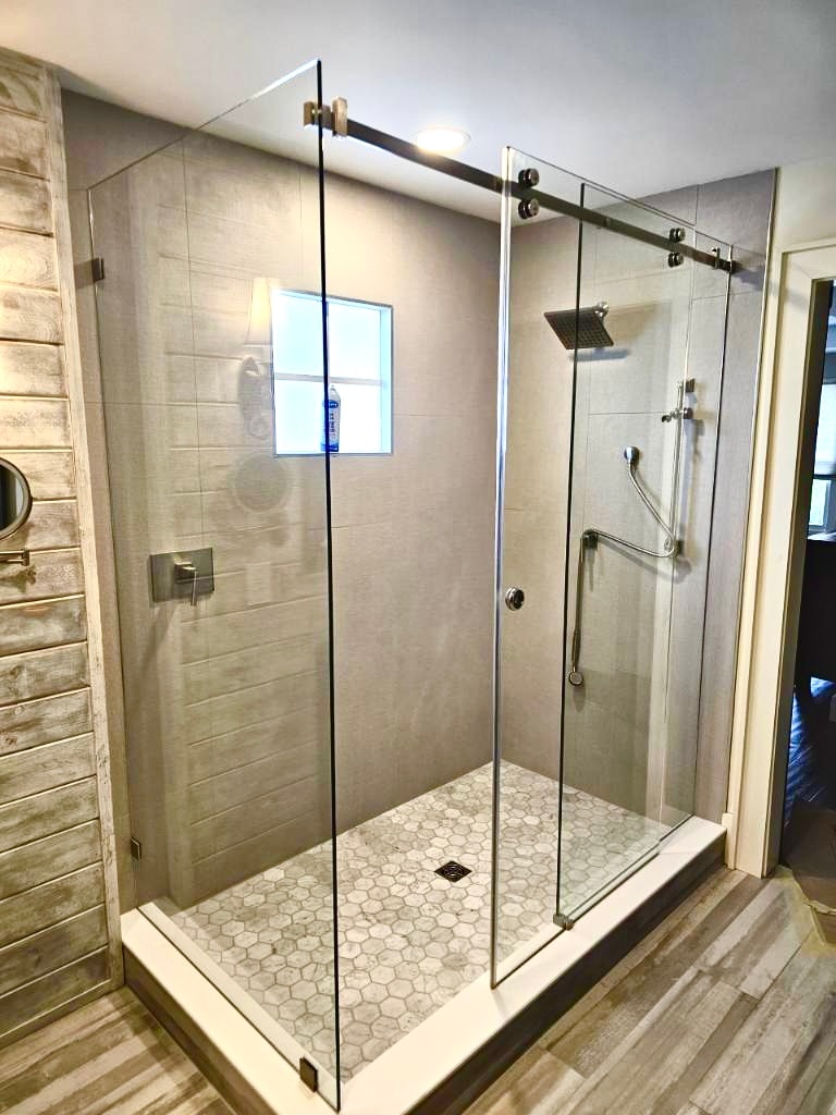 Frameless Shower Enclosure — Palm Beach Gardens, FL